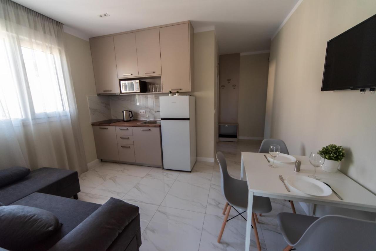 Olive 101 Apartment Peraía Екстериор снимка